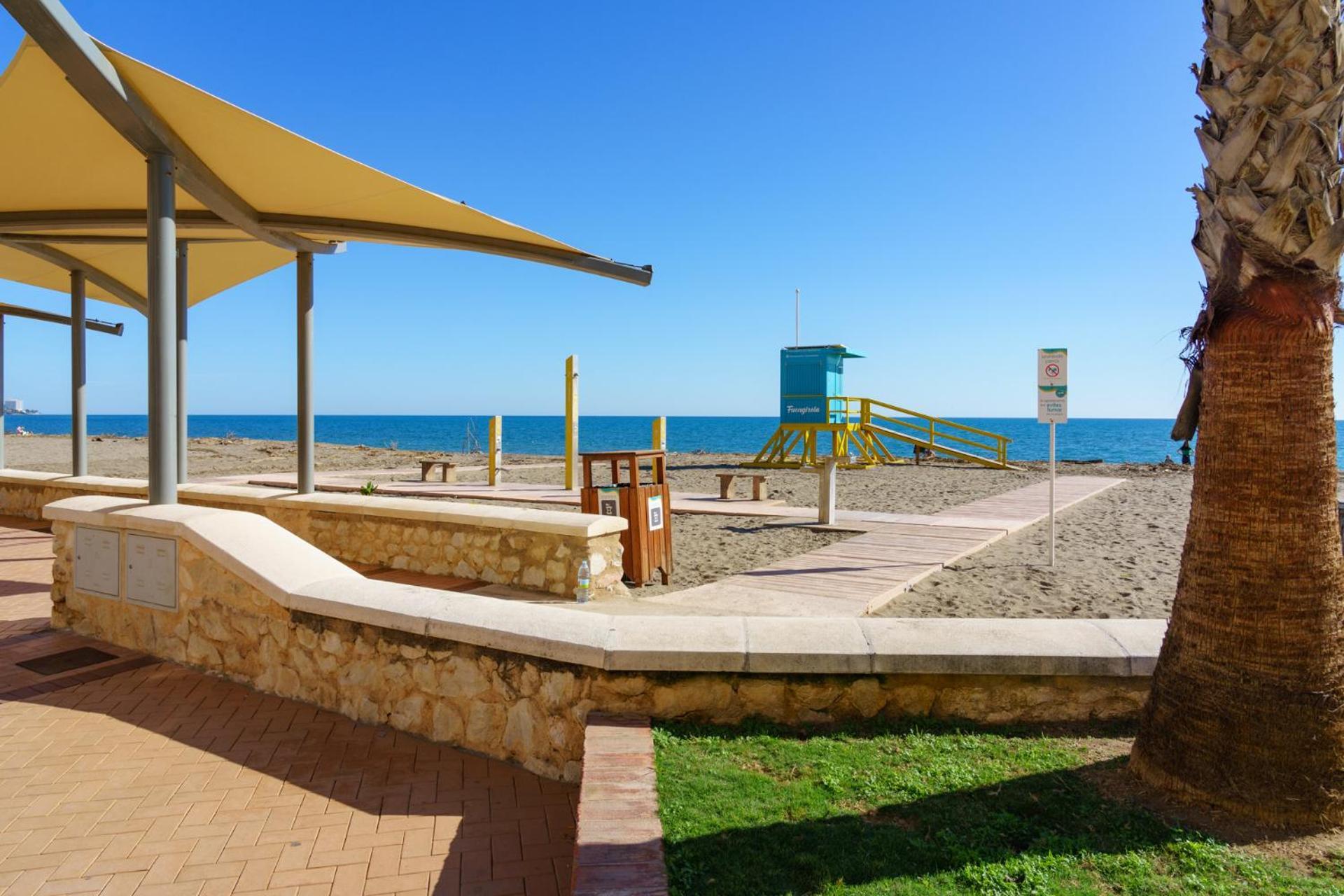 Nice Apartments 20 Meters From The Beach Фуэнхирола Экстерьер фото
